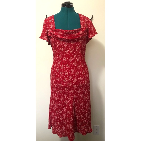 Dresses & Skirts - Stunning red dress